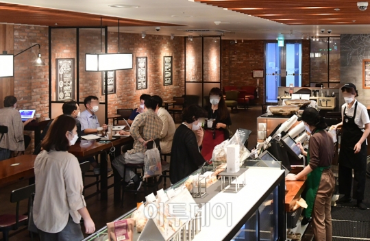 [포토] 커피, 매장에서 마시고 갈 수 있어요!