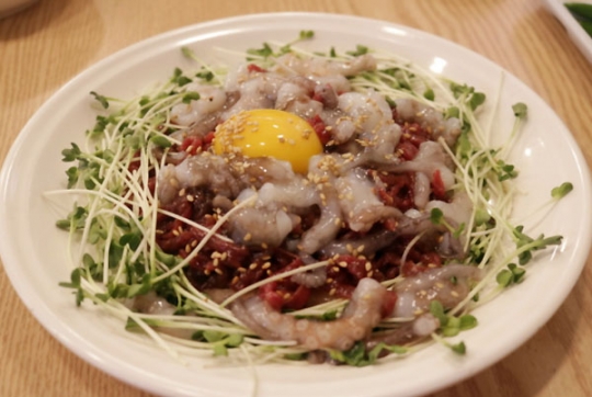 생방송 투데이 오늘방송맛집 - 역전의 명샷, No.18 익숙한 곳 다르게 보기 동대문역 육회탕탕이 맛집 창○○○…대박 비결은?