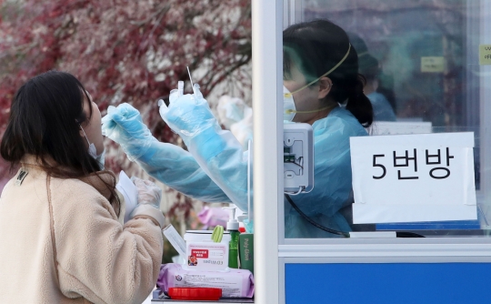 고양시청, 13명 코로나 확진…‘은하미용실’ 방문자 검사 권고