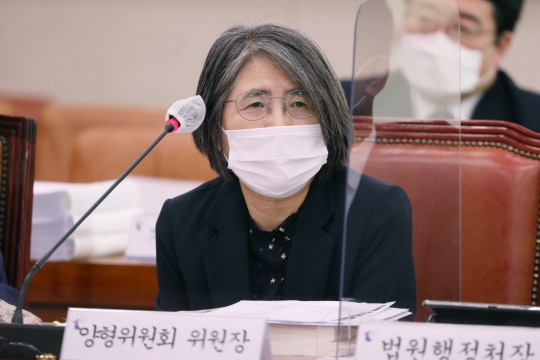 8기 양형위 출범…김영란 “국민 밀접 범죄, 공정·합리적 양형기준 만들자”