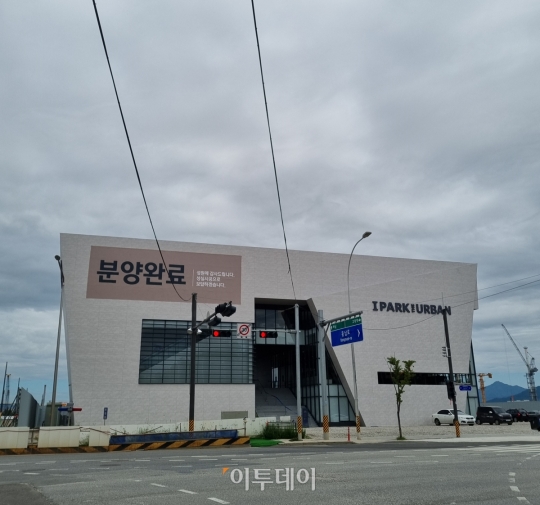 [르포] 청약 몰렸던 고덕 아이파크 디어반…분양권 시장은 탐색전