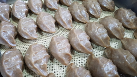 생방송 투데이 오늘방송맛집- 대박신화 시장은 살아있다, 송편의 大 반란 도토리왕송편 맛집 태○○○○○…대박 비결은?