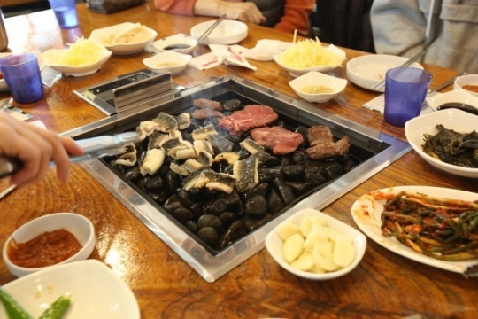 생방송 투데이 오늘방송맛집- 고수뎐, 격이 다른 쫄깃함! 몽돌 갯벌 장어구이 맛집 부○○○의 비결은?