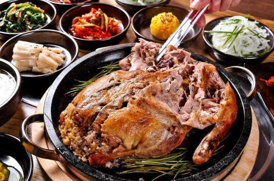 생방송 투데이 오늘방송맛집- 고수뎐, 궁극의 부드러움! 대통오리구이 맛집 산○○○○의 비결은?