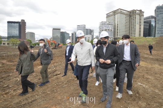 [포토] 오세훈 서울시장, 송현동 부지 현장 점검