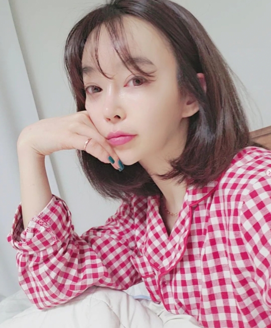 윤희, 영탁과 열애설 넘어 결혼설까지?…깨끗하게 돈 벌어라 가짜뉴스에 일침