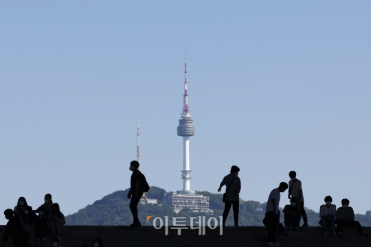 “나들이 떠나세요” 주말 맑고 푸근…다음 주 기온 떨어져