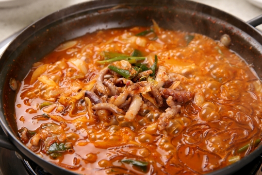 ‘생방송 투데이’ 오늘방송맛집- 소문의 맛집, 월 매출 1억! 52년 전통의 부산 낙곱새 맛집 ‘소○○’