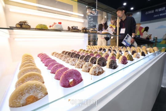[포토] 커피와 함께 디저트를