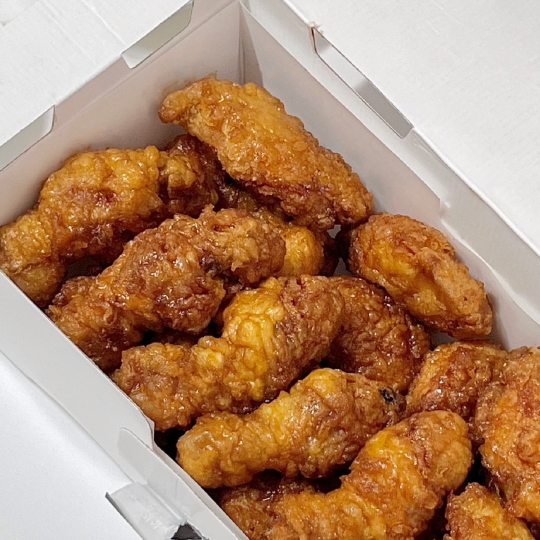 “교촌치킨 대체품 찾아요”…가격 인상에도 기술이 필요하다? [이슈크래커]