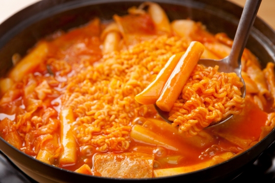 ‘생방송 투데이’ 오늘방송맛집- 인생 분식, 22년 지켜온 맛! 떡볶이 맛집 ‘소○○ ○○’