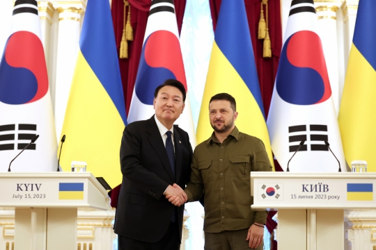 [속보] 대통령실 젤렌스키, 우크라이나 재건 사업에 한국 참여 요청