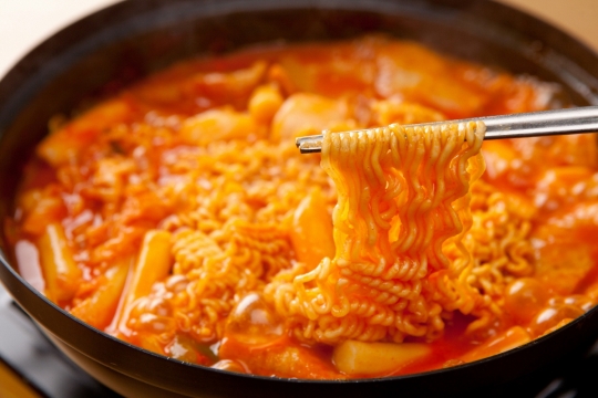 ‘생방송 투데이’ 오늘방송맛집- 인생 분식, 변함 없는 37년! 할머니 떡볶이 맛집 ‘뽀○○’