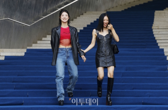 [포토] 서울패션위크 참석한 원밀리언 도희, 리아킴