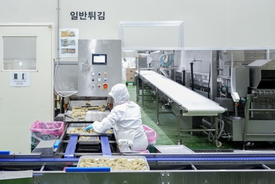 면사랑 쫄깃한 비법은 ‘다가수 숙성’…맛의 삼박자 갖춘 진천공장[가보니]