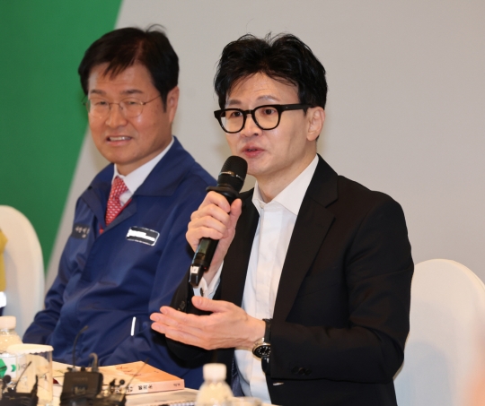 한동훈, 최강욱 ‘암컷 막말’에 “이게 민주당이야, 멍청아” 맞불