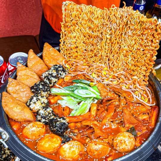 ‘생방송 투데이’ 오늘방송맛집- 핫플 헌터, 닭발과 함께! 신당동 떡볶이 맛집 ‘삼○’
