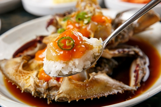 ‘생방송 투데이’ 오늘방송맛집- 자족식당, 밥도둑 한 상! 간장게장 맛집 ‘밥○○’