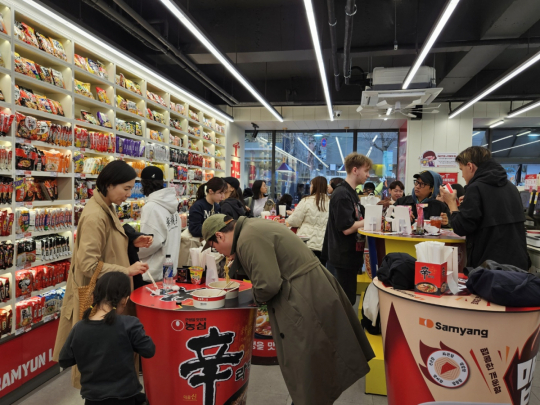 점포 수 포화에…편의점업계, 톡톡 튀는 ‘특화 점포’로 승부