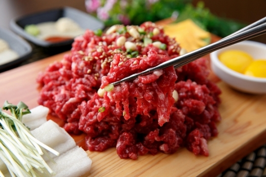 생방송 투데이 오늘방송맛집- 막 퍼주는 집, 얼만데요?…한우 육회 맛집 탐○○○