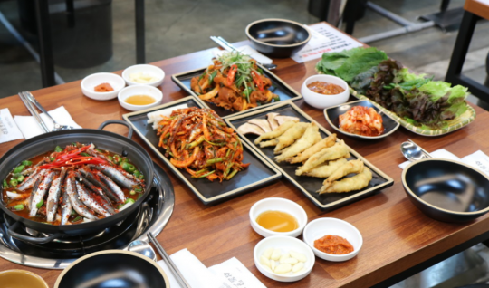 2TV 생생정보 오늘방송맛집- 고수의 부엌, 푸짐한 밥도둑 한 상! 멸치 쌈밥 맛집 삼○