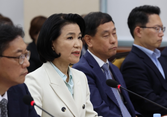 국정감사 출석한 이진숙 방송통신위원장 [포토]