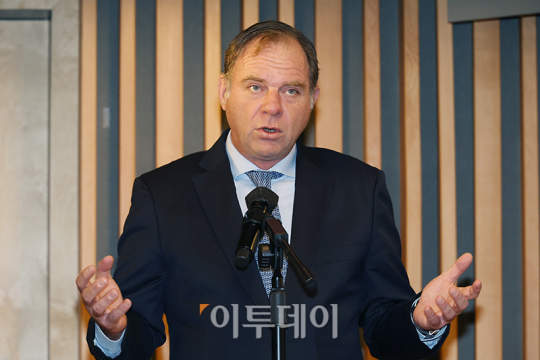 에스와이에스홀딩스, 메리어트 인터내셔널 쉐라톤 위탁 운영 계약 체결 [포토]