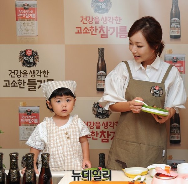 [포토] 건강요리 쿠킹쇼, 슈 라희야 엄마 좀 도와줄래?