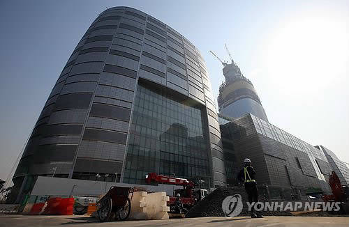 롯데면세점 사업권 지킨다···롯데타워 최고층에 추진