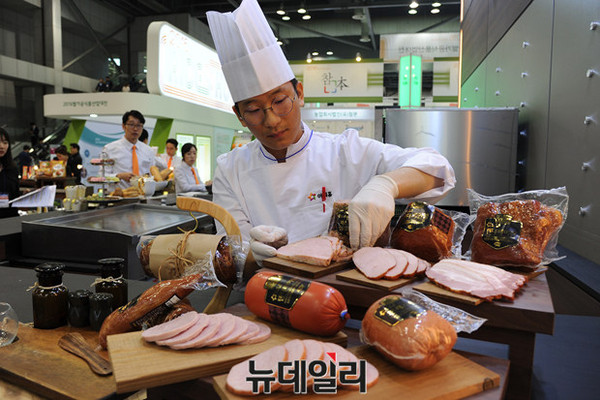 [영상] 2016 서울국제식품산업대전 신제품 선보이는 아워홈
