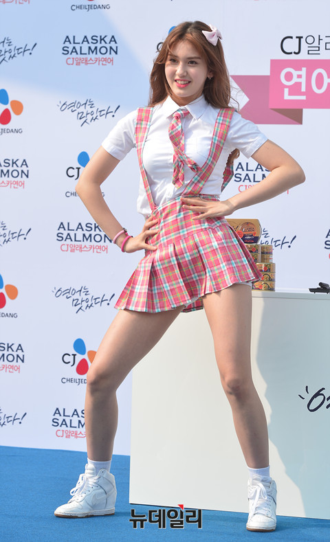 [포토] 연어얌얌춤 선보이는 아이오아이 전소미