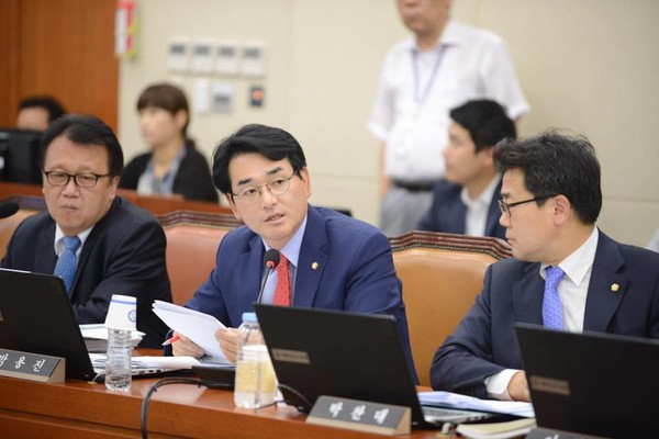 김일성 친인척 서훈? 문재인 측 극렬 반발에 주자