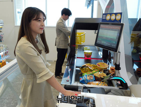 [포토] 세븐일레븐, 손으로 결제하는 무인 편의점 오픈