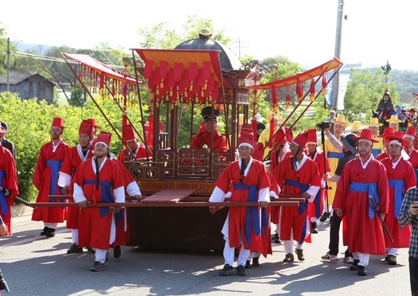 세종대왕과 초정약수 축제, ‘인산인해’
