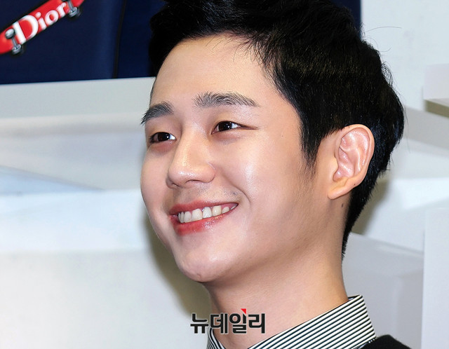 [포토] 정해인, 잡티 없는 꿀피부