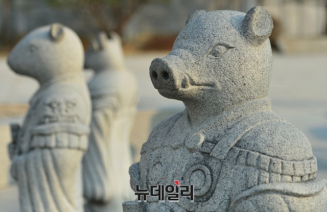 [오늘의 운세] 돼지띠, 사소한 일에 목숨 걸면 손해...휴식은 약