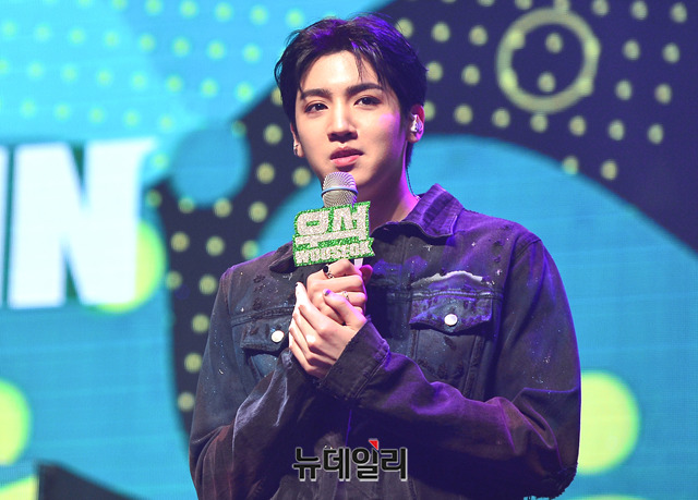 우석