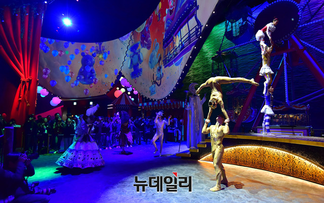 [포토] 개장 앞둔 파라다이스시티 원더박스 루나 카니발