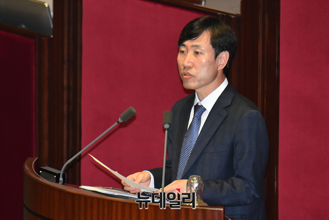 자사고 평가 때 새 기준 소급 적용… 헌법정신 위배