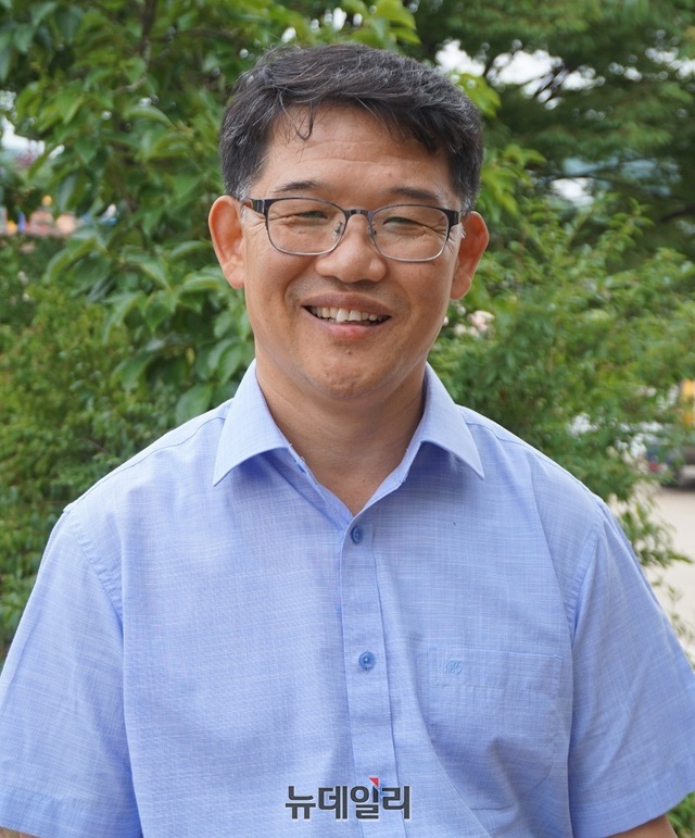 [인터뷰] 김종복 영동군 소상공인연합회장  “소상공인, 지역경제 주춧돌·뿌리” 