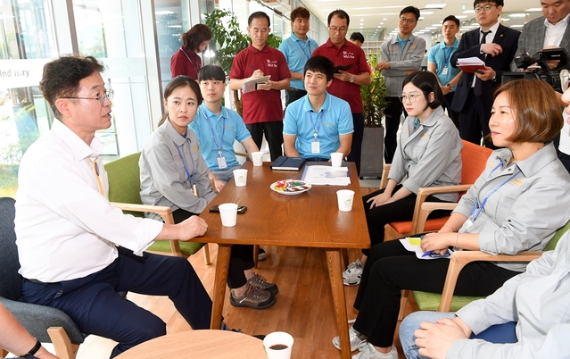 이철우 경북도지사, 어려움겪는 중소기업 찾아‘기(氣) 살리기’