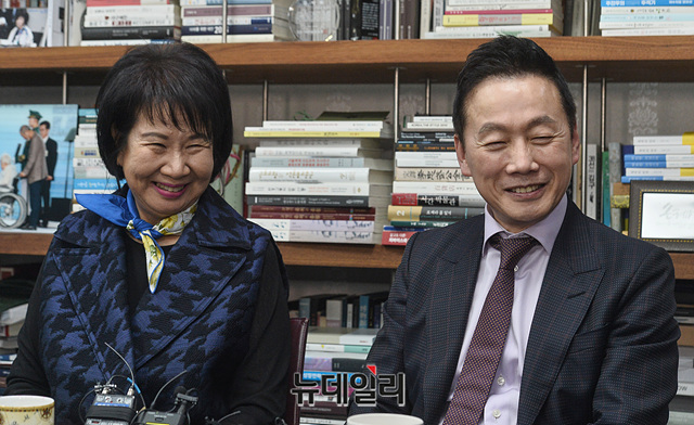 [포토] 열린민주당 창당 기자간담회 갖는 '손혜원-정봉주'