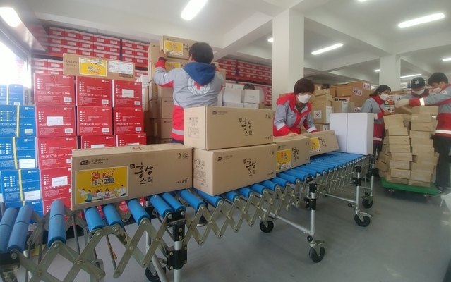 [동정] 경북지방우정청, 의료진에 건강식품·응원편지 전달