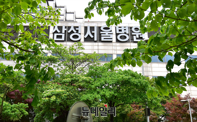 삼성서울병원 간호사 4명 확진… 의료인 262명 접촉했다