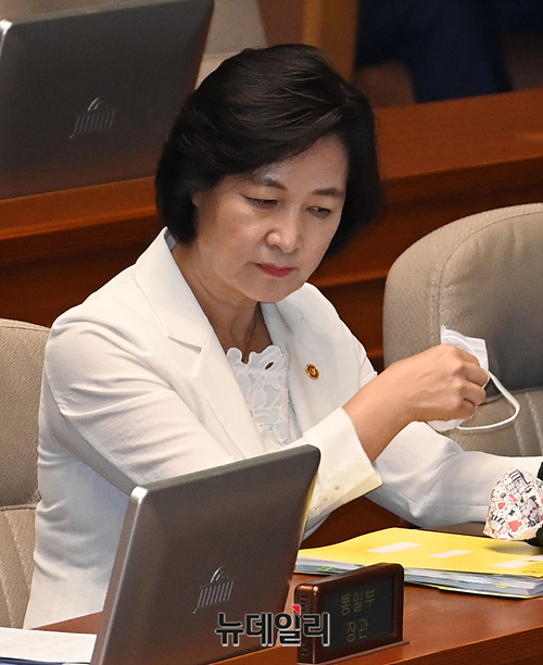 "수사심의위 존중"→ "개선해야… 말 바꾼 추미애, 독단인사 강행할 듯