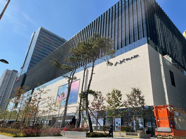 [르포] 제대로 칼 갈았다… 키즈맘·애견인 사로잡을 AK플라자 광명점