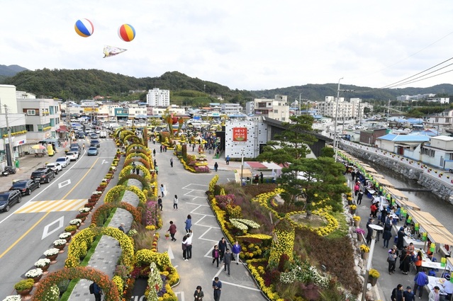 [忠淸道 축제] 국수·보부상 유명한 ‘예산장터 삼국축제’