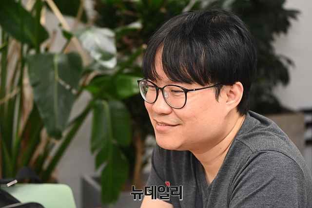 [인터뷰] 돌아온 윤서인… 