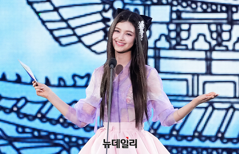 [포토] 코리아 온 스테이지 단독 MC 나선 다니엘