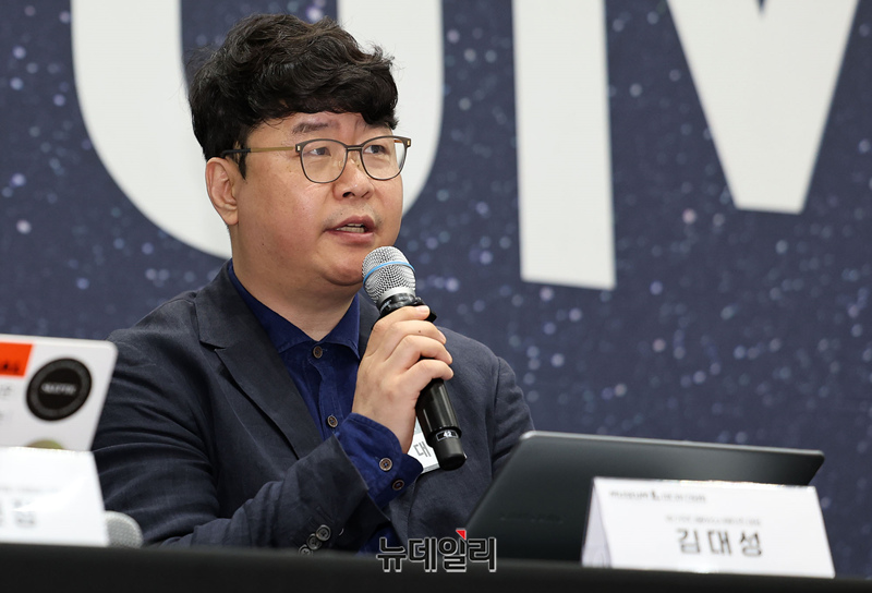 [포토] 인사말하는 김대성 가우디움어소시에이츠 대표